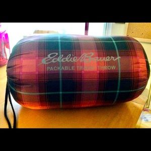 ⭐️NWOT⭐️Eddie Bauer packable throw